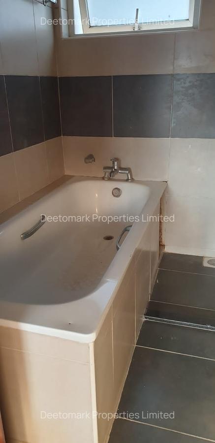 4 Bed Townhouse with En Suite at Langata - 15