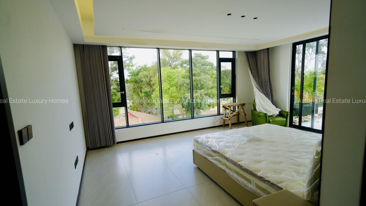 5 Bed Villa with En Suite at 2026-378 - 14
