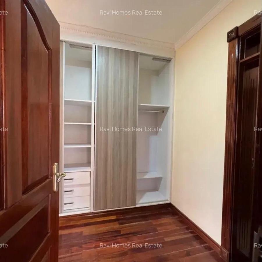 5 Bed Townhouse with En Suite in Kyuna - 15