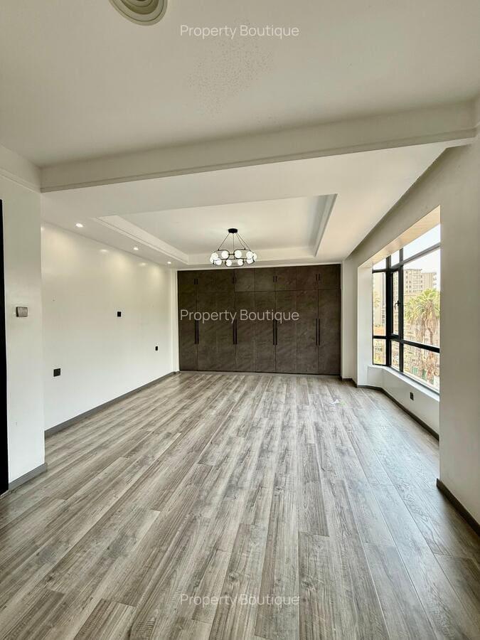 3 Bed Apartment with En Suite at Othaya Road - 5