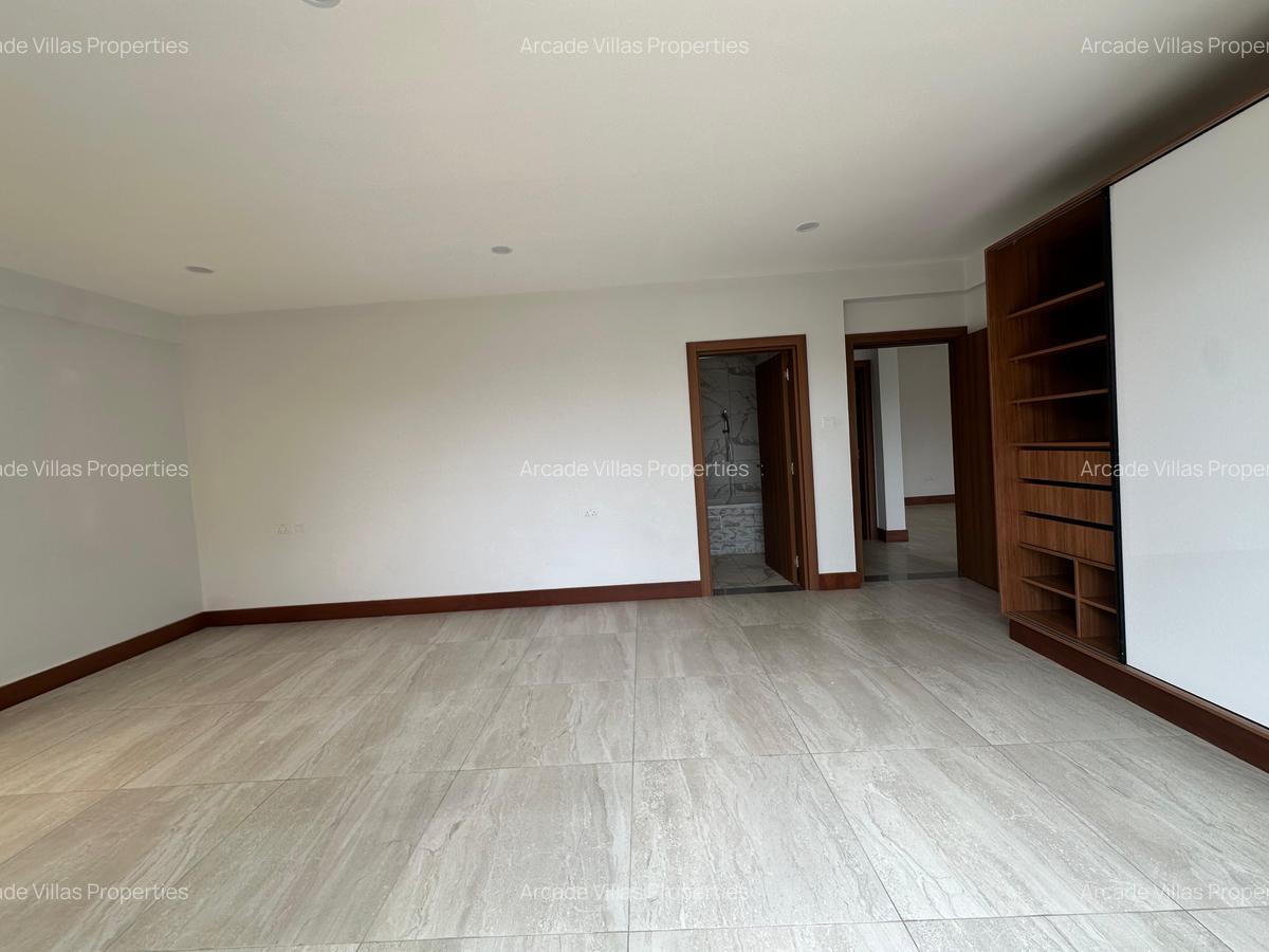 3 Bed Apartment with En Suite in Westlands Area - 18