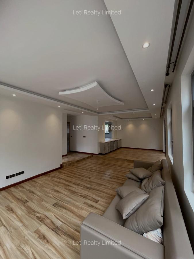 6 Bed Townhouse with En Suite in Lavington - 4