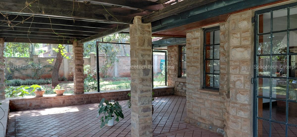 5 Bed Townhouse with En Suite in Runda - 8