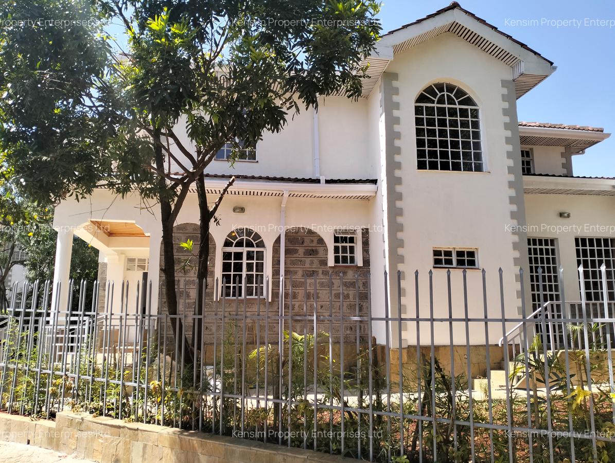 4 Bed Townhouse with En Suite in Lavington - 9
