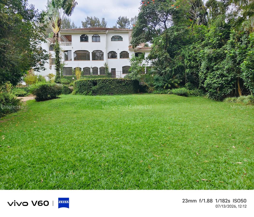 6 Bed House with En Suite in Nyari - 4
