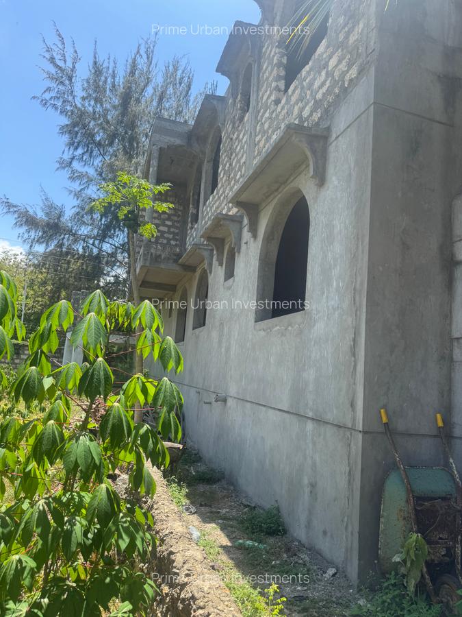 Serviced 10 Bed Apartment with En Suite at Mtwapa Cbd - 4