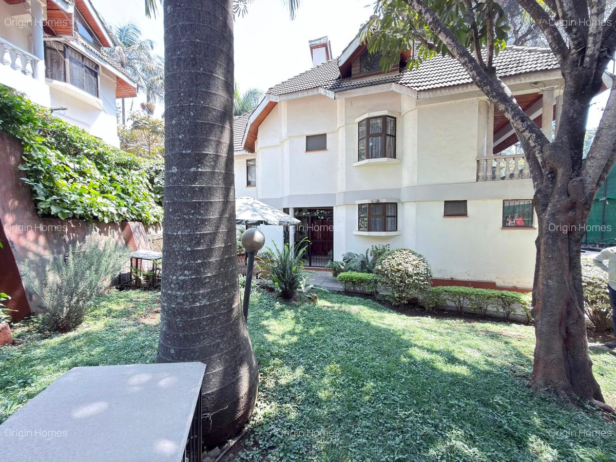 4 Bed Townhouse with En Suite at Westlands - 1