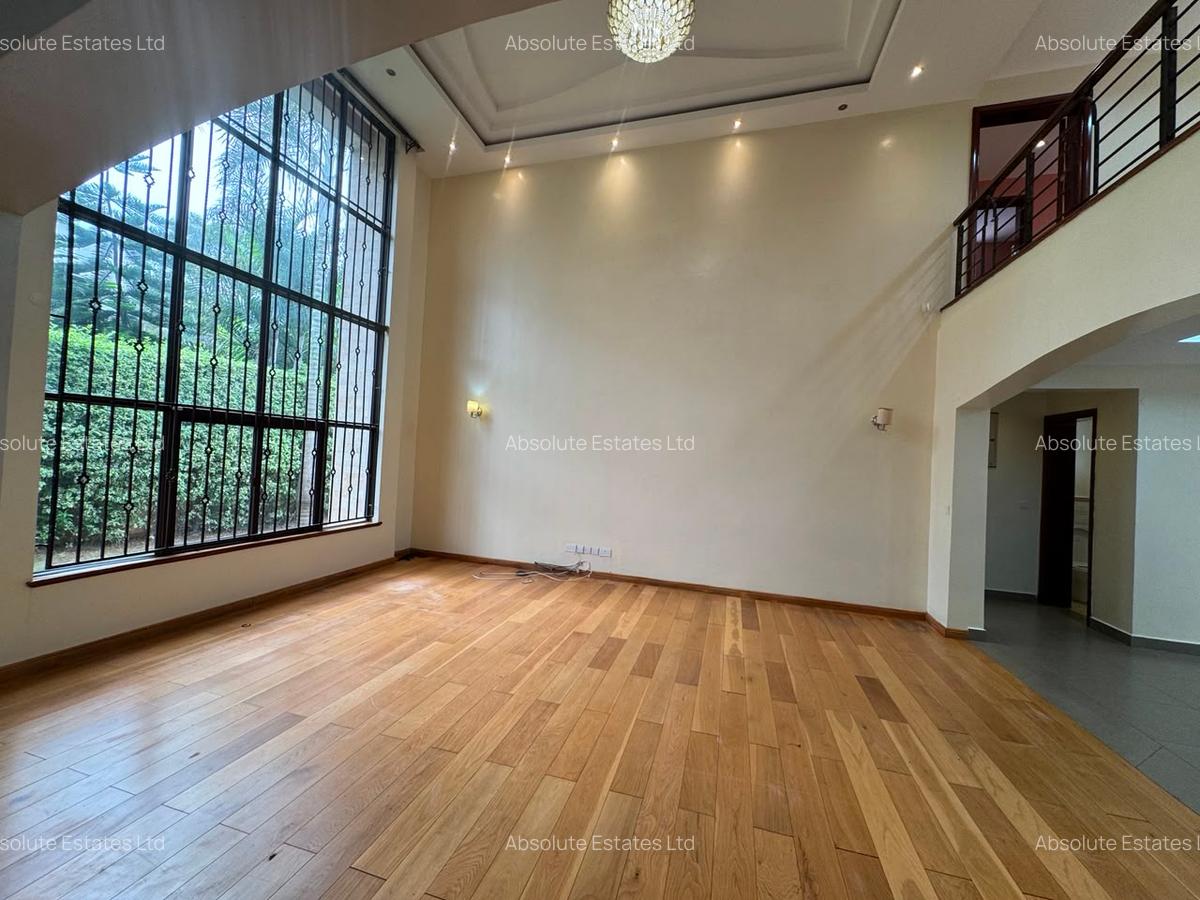 5 Bed Townhouse with Garden in Lavington - 6