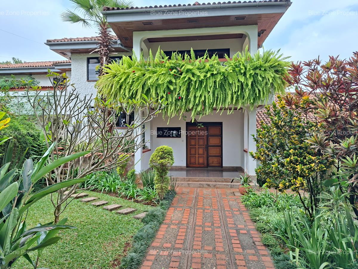 5 Bed House with En Suite at Close To Un - 20