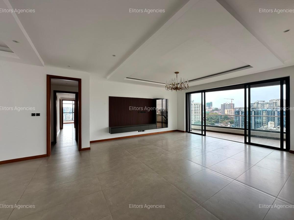 4 Bed Apartment with En Suite at Riverside Drive - 4