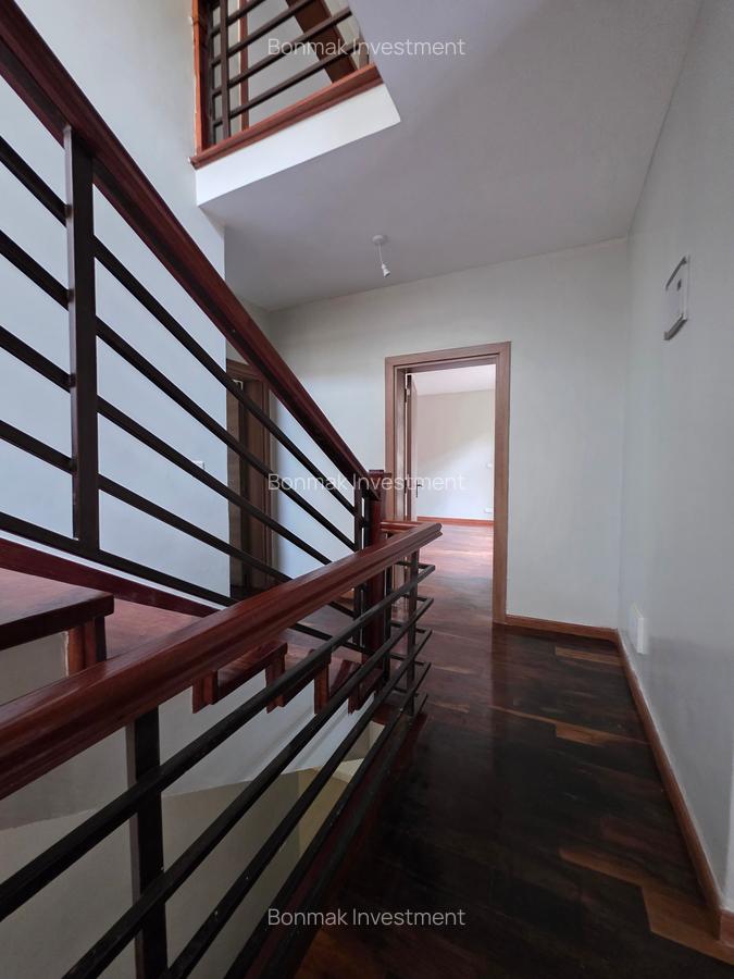 5 Bed Townhouse with En Suite at Lavington Green - 9