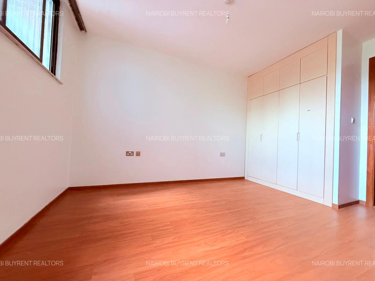 3 Bed Apartment with En Suite in Parklands - 15