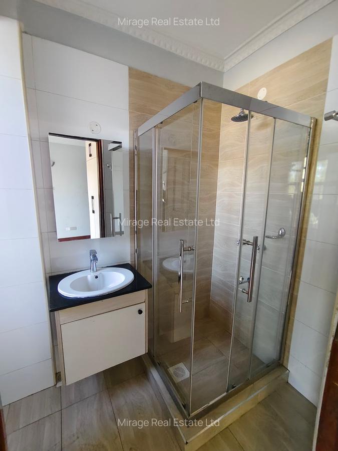3 Bed Apartment with Gym in Garden Estate - 15