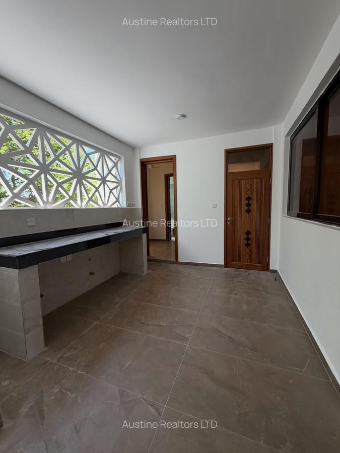 2 Bed Apartment with En Suite in Nyali Area - 6