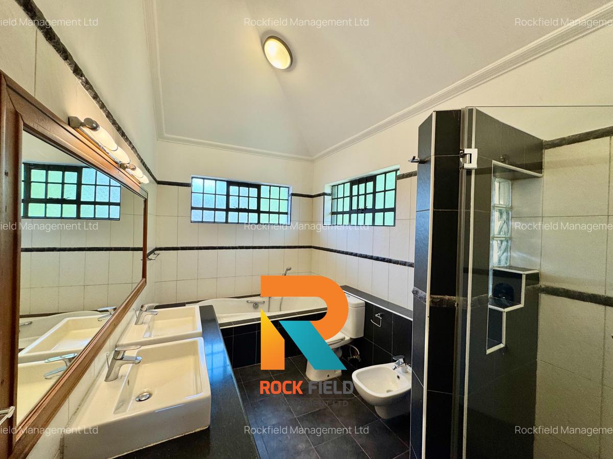 4 Bed Townhouse with En Suite at Peponi Road - 16