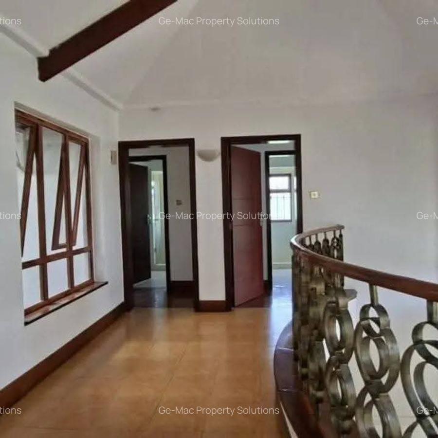 5 Bed House with En Suite at Mimosa - 12