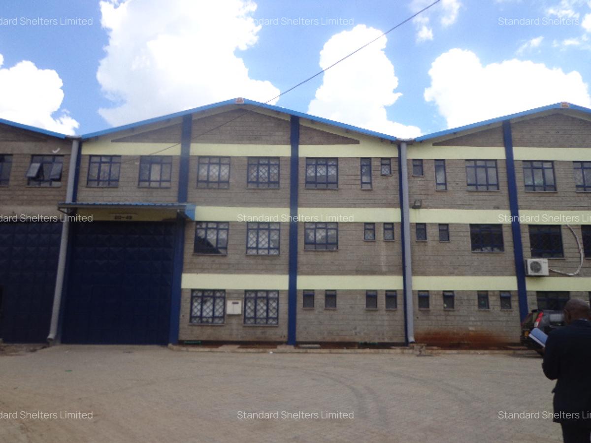 12,912 ft² Warehouse with Service Charge Included in Industrial Area - 2