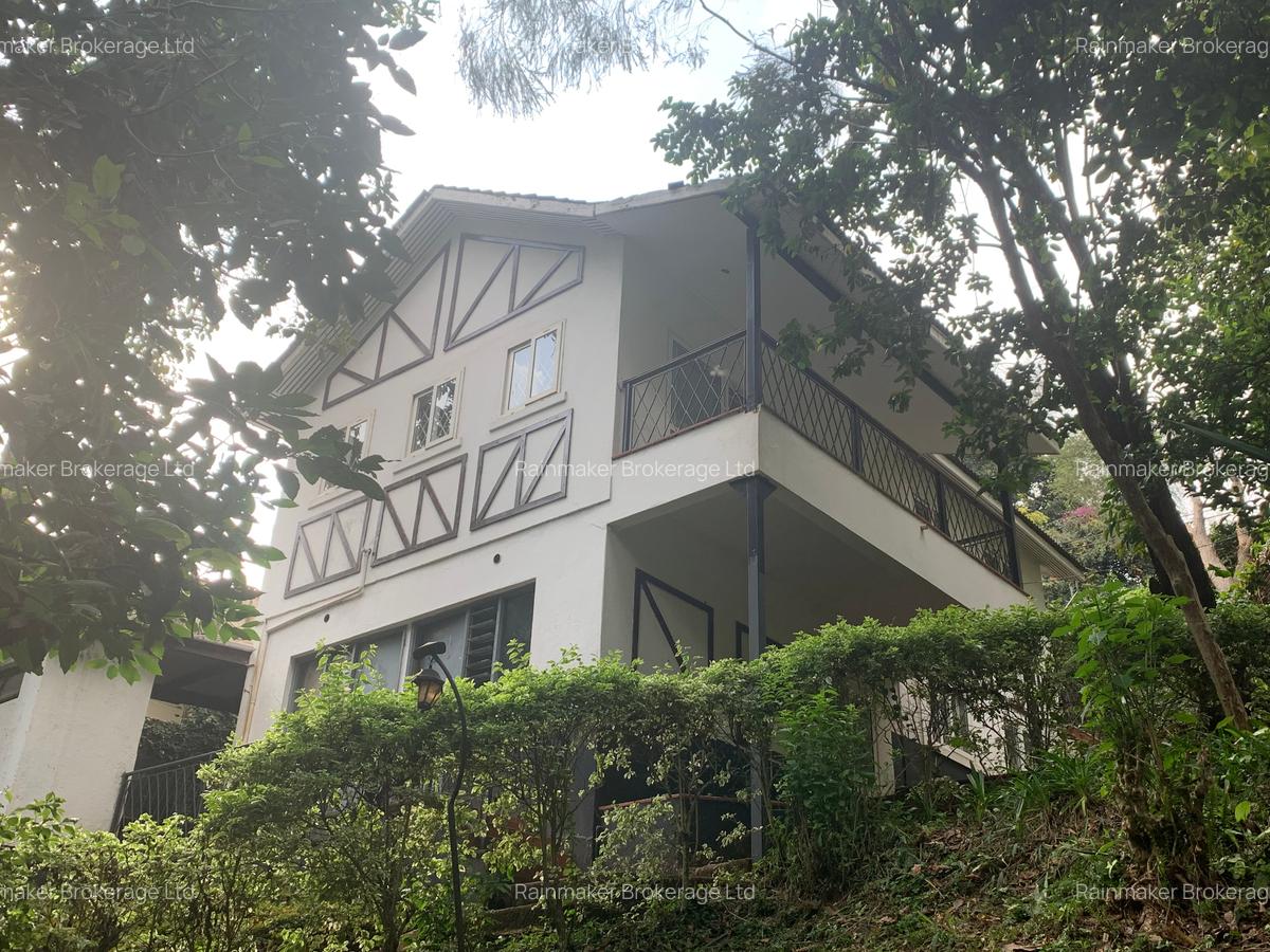 6 Bed House with En Suite in Spring Valley - 2