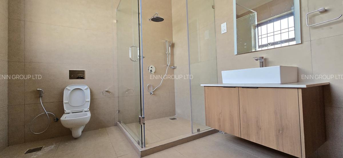 6 Bed Townhouse with En Suite at Loresho Ridge - 11