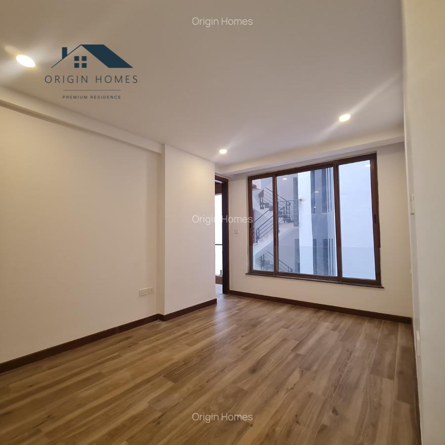 2 Bed Apartment with En Suite at Peponi Road - 6
