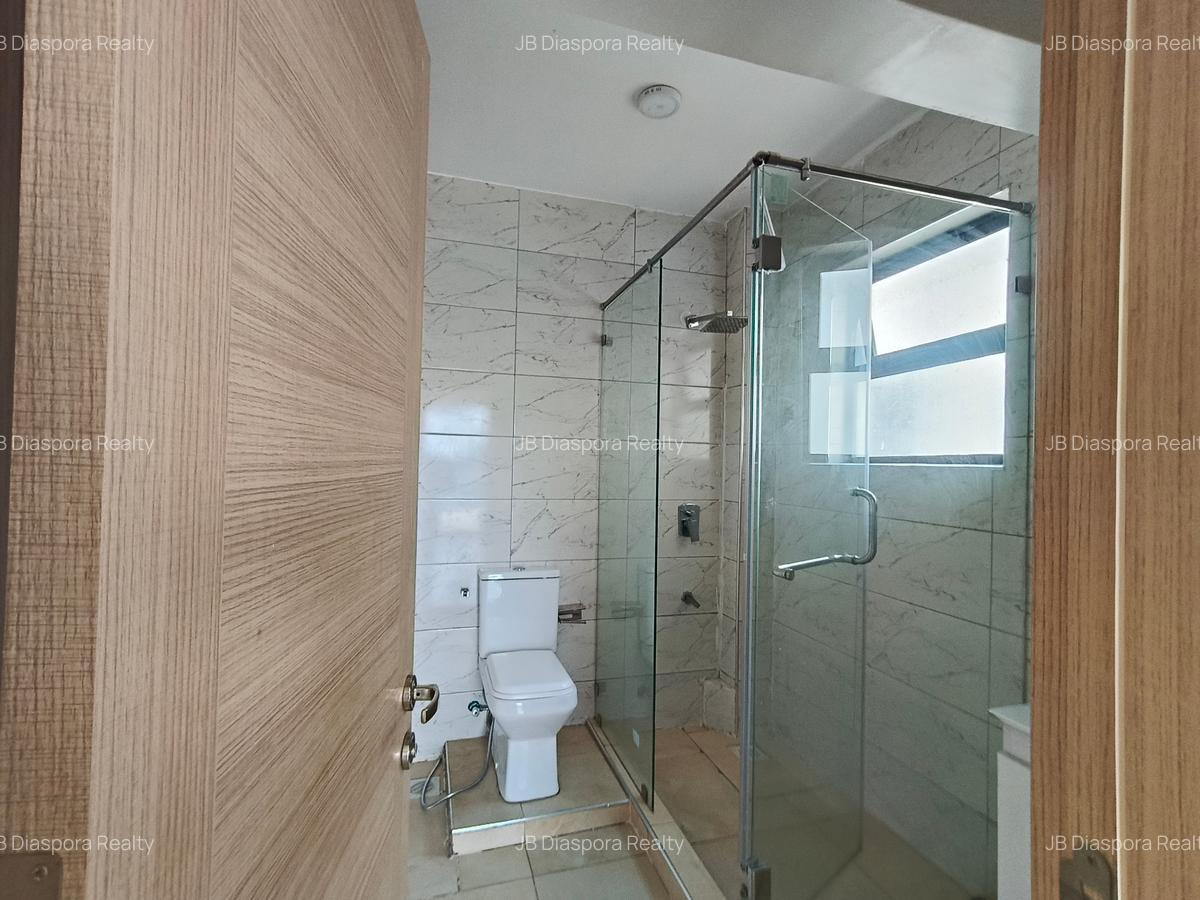 4 Bed Apartment with En Suite at 5Th Parklands Avenue - 16