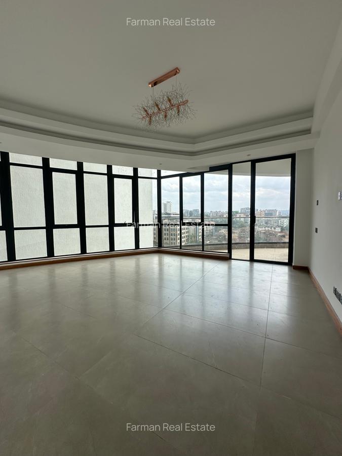 4 Bed Apartment with En Suite in Riverside - 6