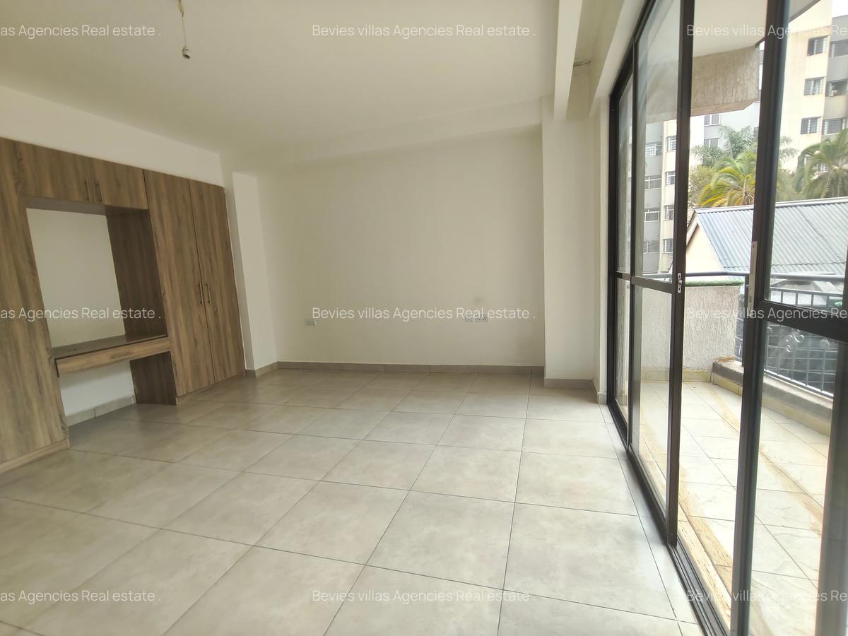 2 Bed Apartment with En Suite at Parklands - 2