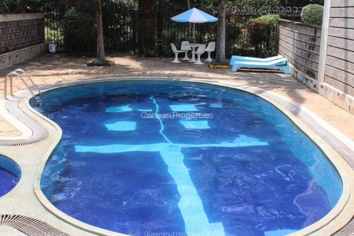 4 Bed Townhouse with En Suite in Westlands Area - 15