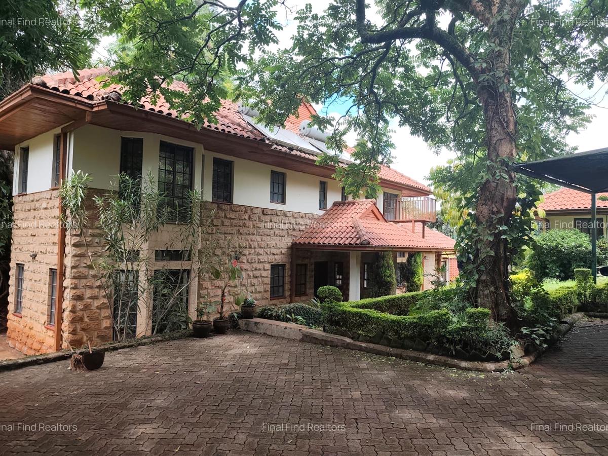 5 Bed Townhouse with Swimming Pool in Rosslyn - 10