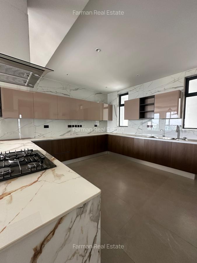 3 Bed Apartment with En Suite in Riverside - 5