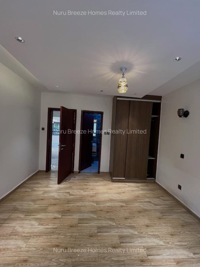 5 Bed Townhouse with En Suite in Lavington - 13