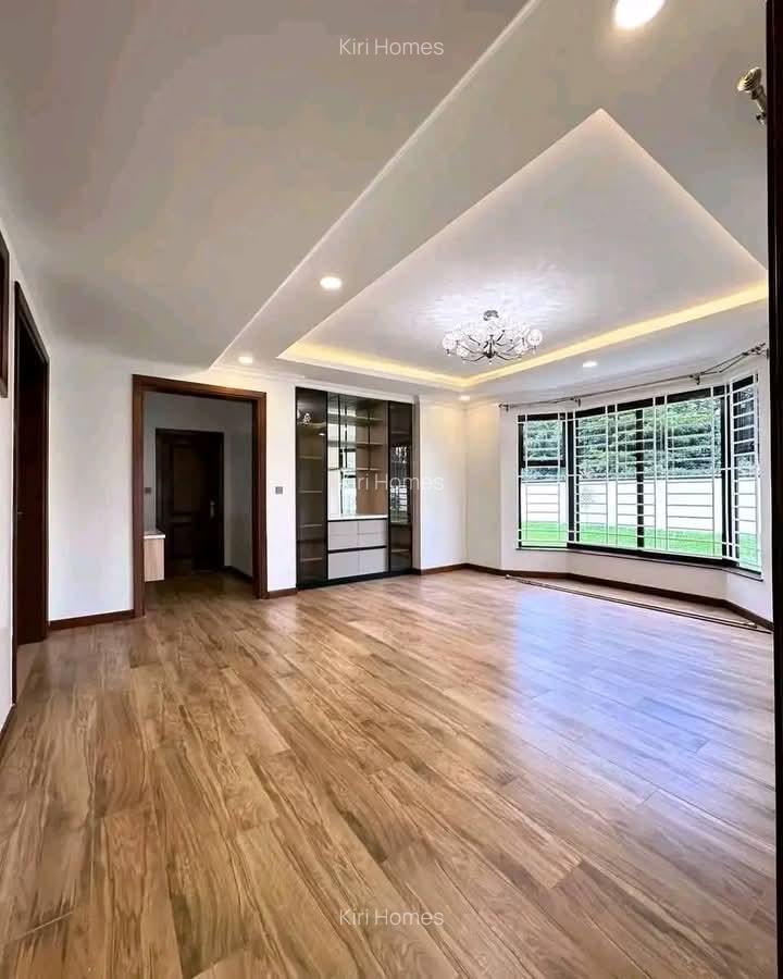 5 Bed Townhouse with En Suite in Karen - 3