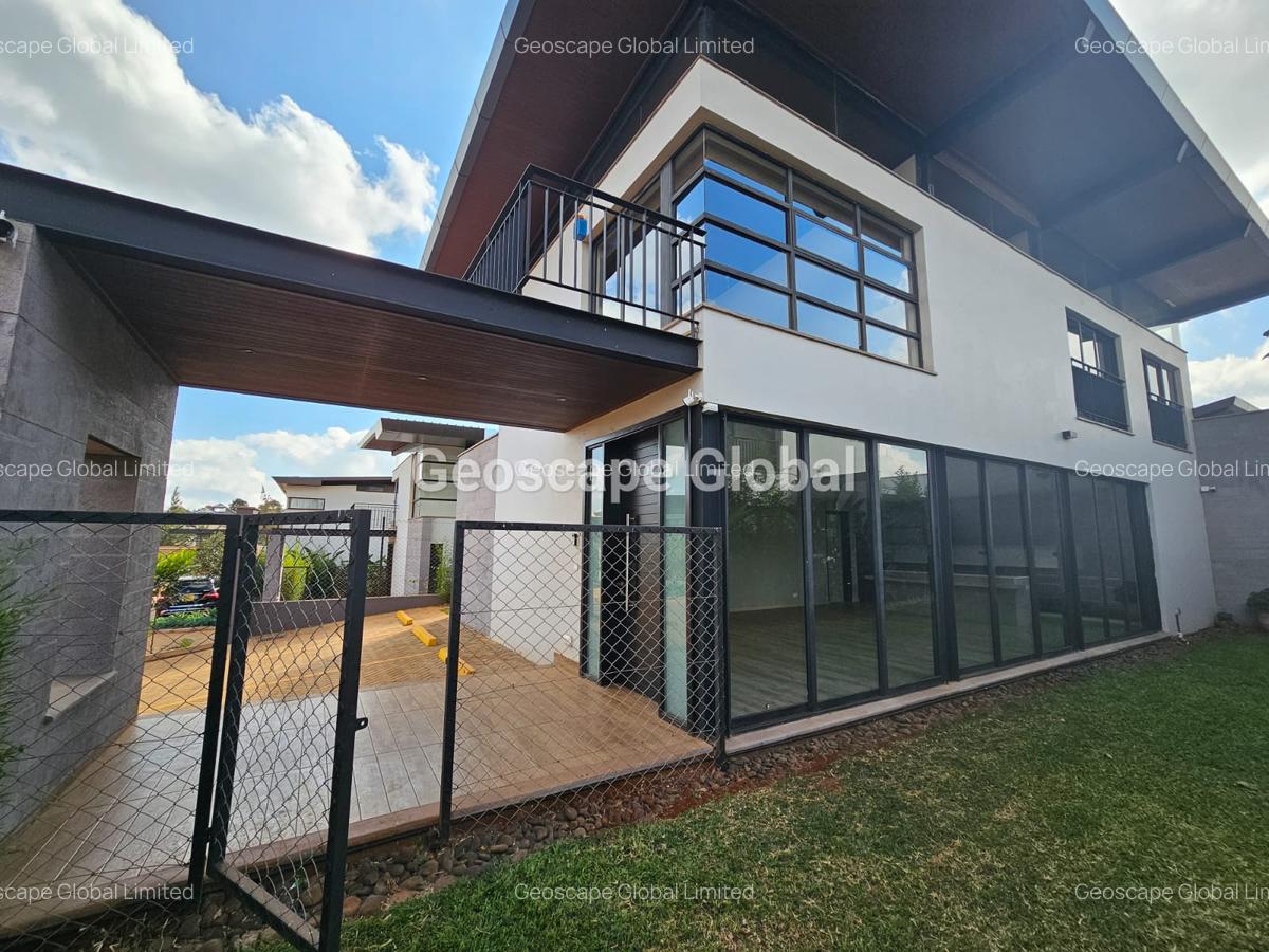 4 Bed House with En Suite in Runda - 1