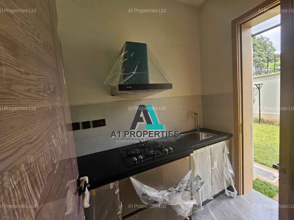 6 Bed Townhouse with En Suite in Lavington - 7