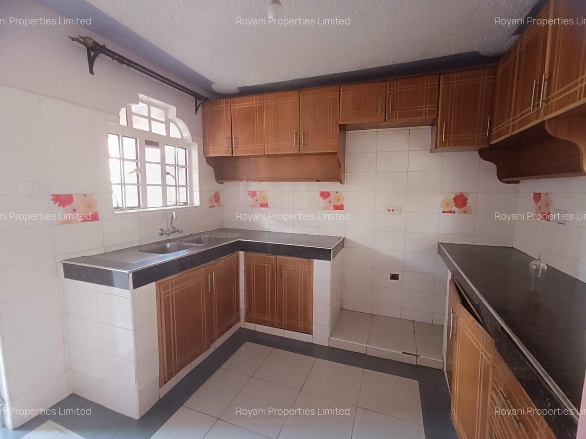5 Bed House with En Suite in Membley - 4