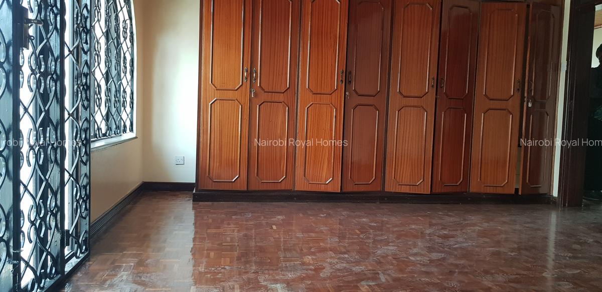 5 Bed Townhouse with En Suite at Yaya Center - 14