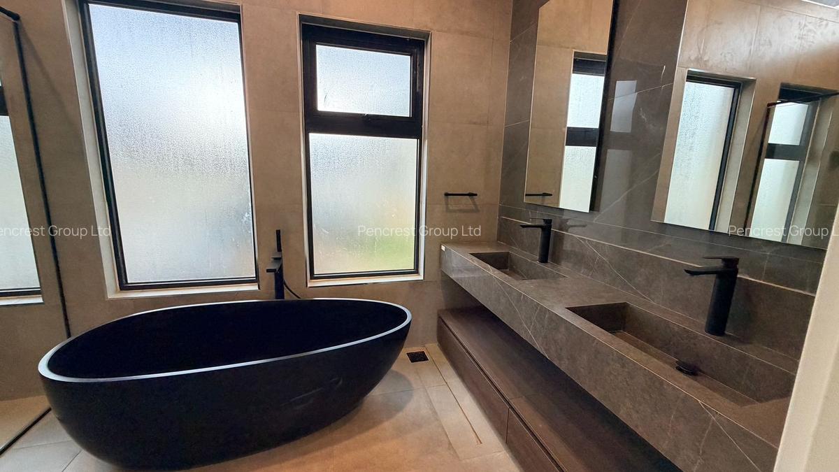 4 Bed Townhouse with En Suite in Runda - 18