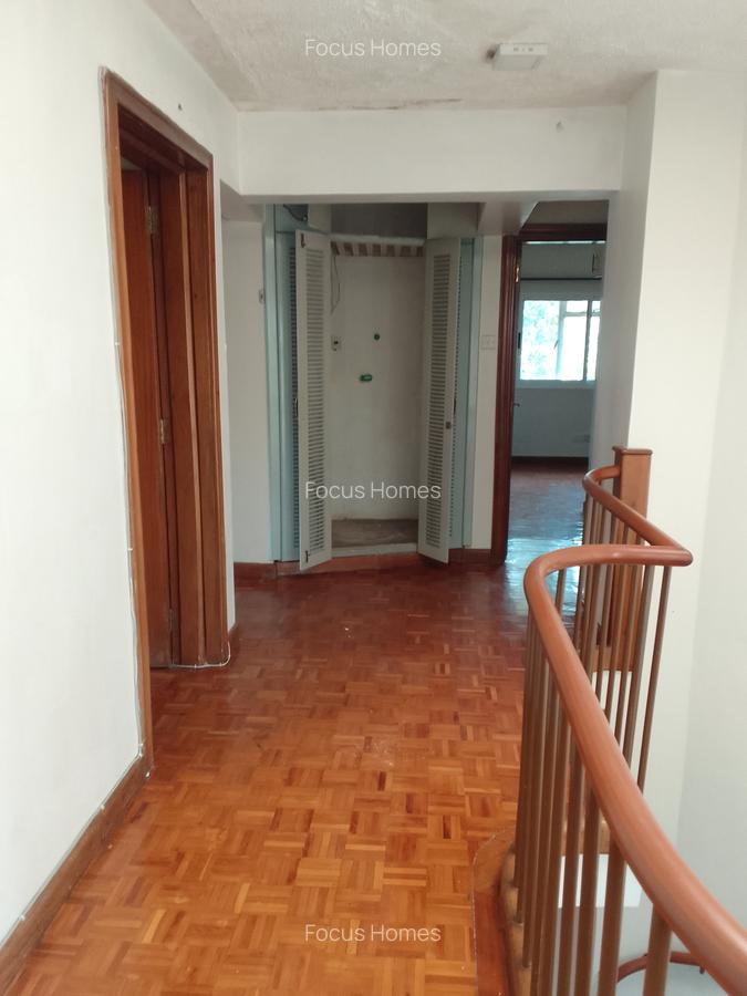 4 Bed Townhouse with En Suite in Lavington - 17