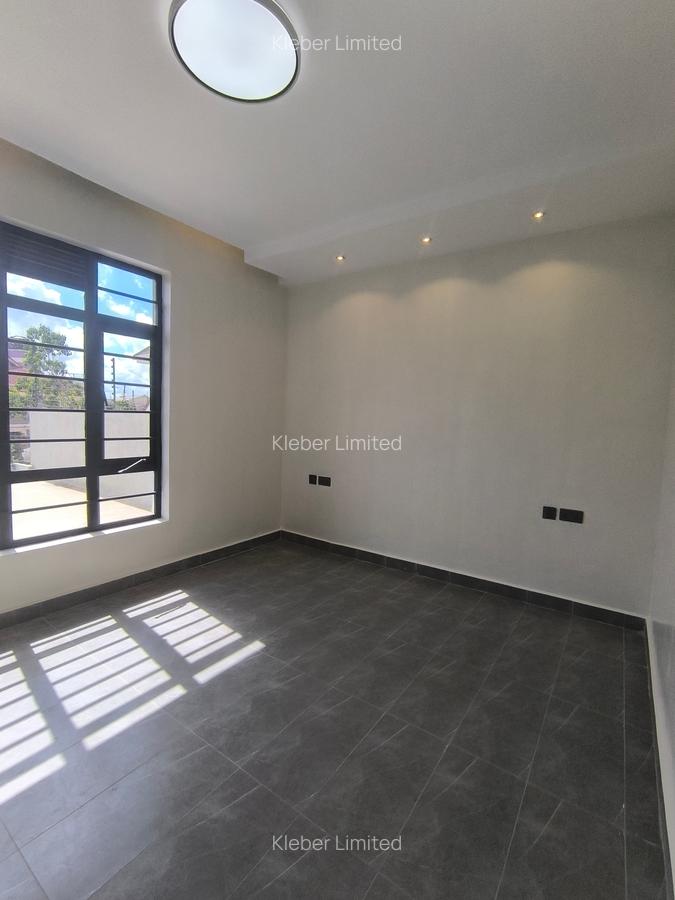 4 Bed House with En Suite at Membley - 13