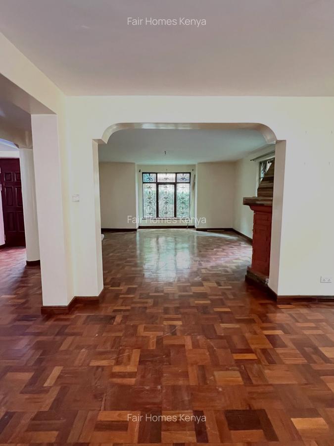 5 Bed Townhouse with En Suite at Othaya Road - 4