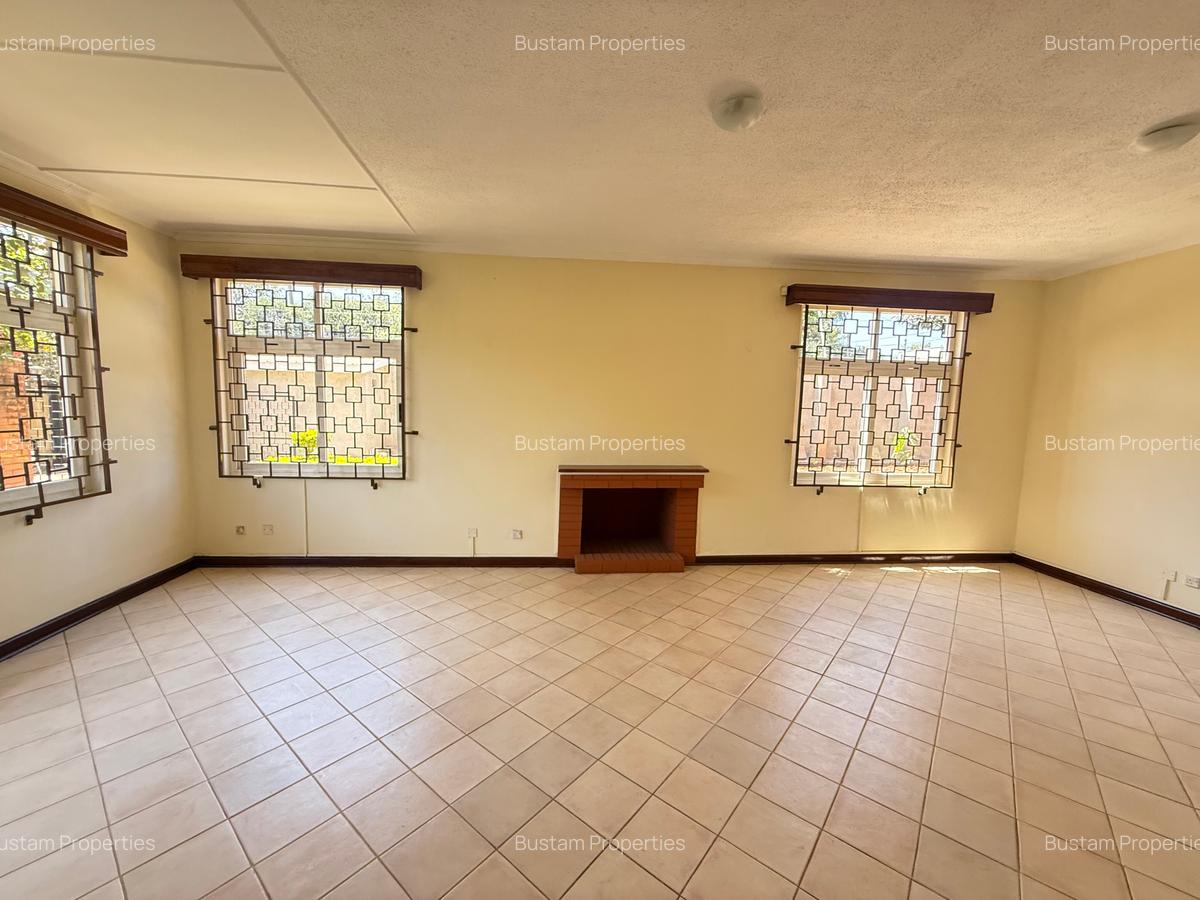 5 Bed Townhouse with En Suite in Lavington - 18