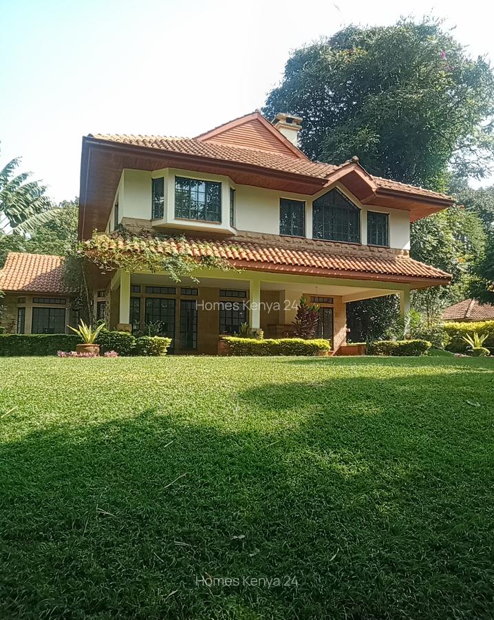 5 Bed House at Rosslyn Lone Tree - 1