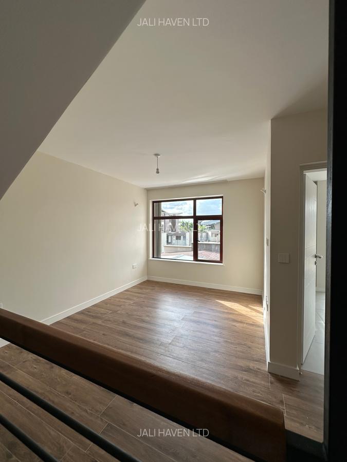 4 Bed Villa with En Suite in Langata - 8