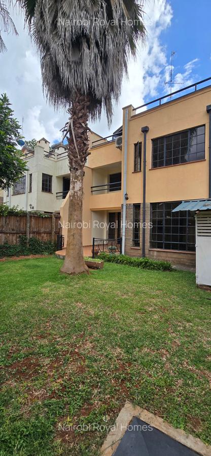 5 Bed Townhouse with En Suite at Lavington Green - 8