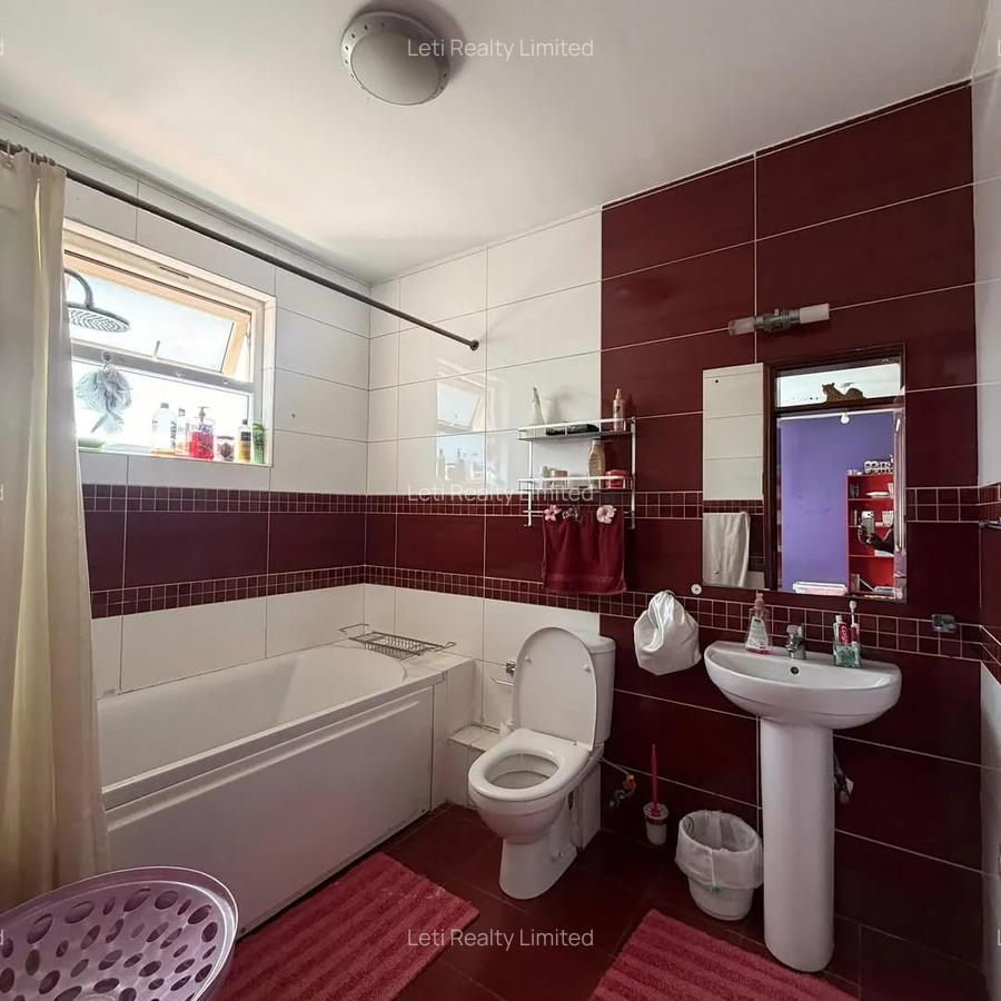 4 Bed Townhouse with En Suite in Lavington - 6
