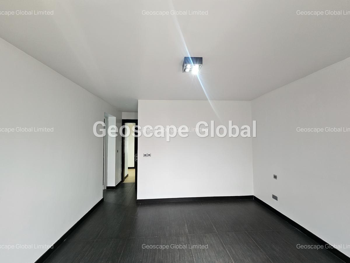 3 Bed Apartment with En Suite in Riverside - 15