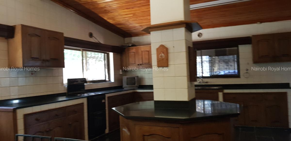 4 Bed House with En Suite at Spring Valley Road - 11