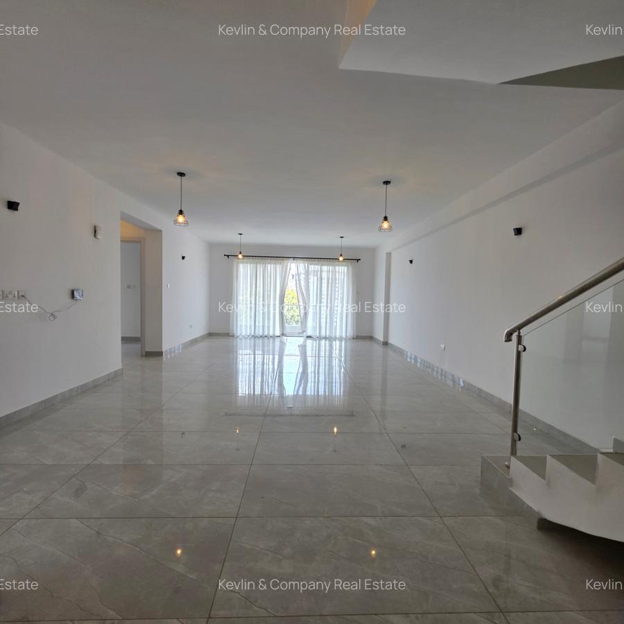 4 Bed Apartment with En Suite in General Mathenge - 3