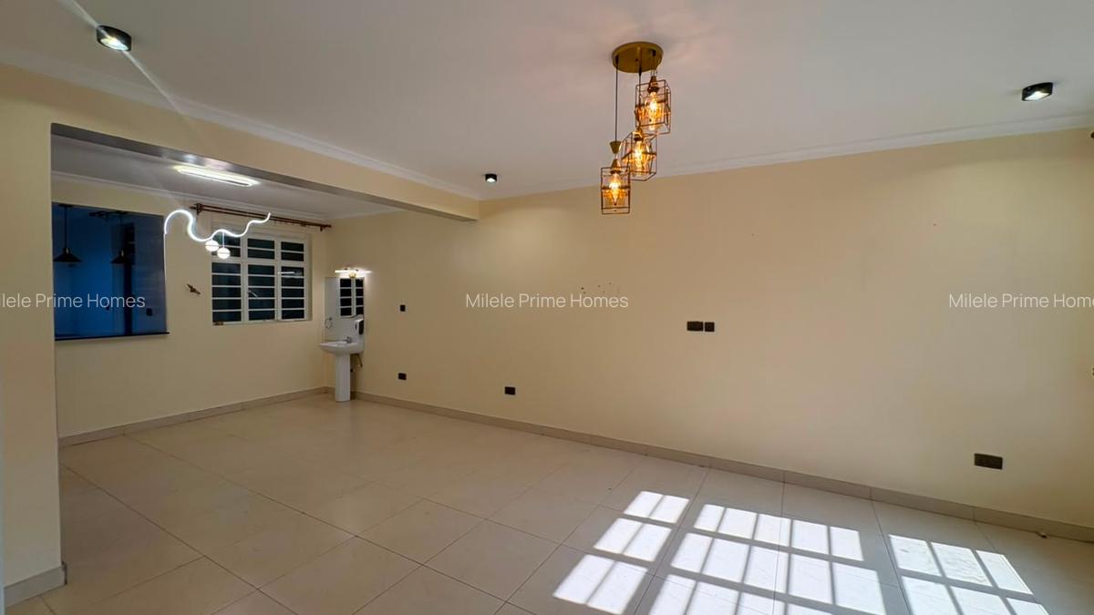 4 Bed Villa with En Suite at Garden Estate - 10