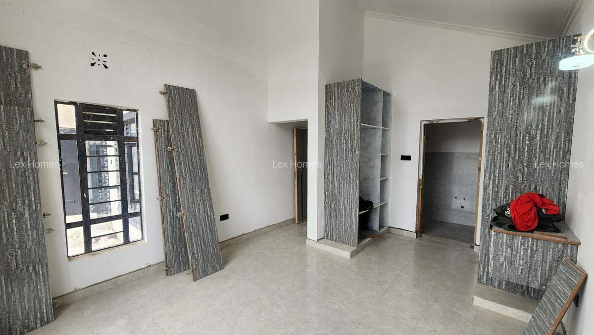 5 Bed House with En Suite at Forest Line Road - 11